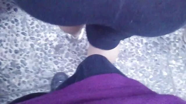 Rossa Asiatica Sborrata film hard adulti sui piedi con un luminoso pedicure