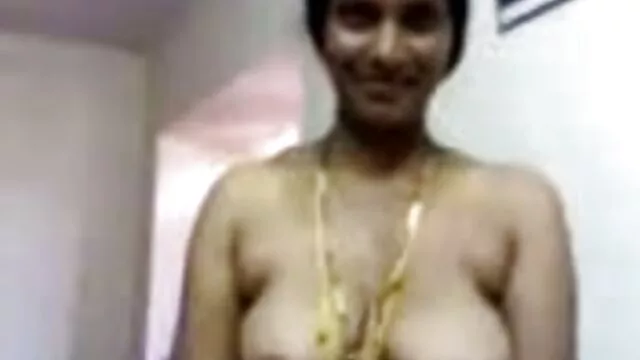 tempo del video porno di qualita bagno con Aria Giovanni