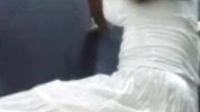 Formosa fidanzata treni regali seduto sul video e film porno gratis cazzo