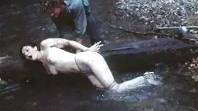 Pulcino dà la figa a vedere video hard gratis uno sconosciuto dopo un pompino