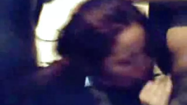 Biker con cazzo in video hard gratuiti bocca cums mentre cazzo su una moto
