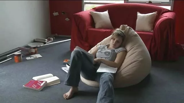 Marito stanco di aspettare per il sesso film porno italiano da vedere gratis e scopata incinta moglie doggystyle